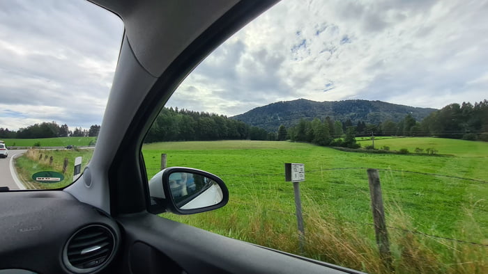 Australia here we come. First vecation in years. And with first vecation with gf. Excited to see some kangaroos and eat typical local cheese and the famous Mozart balls, hehehehe eat balls!