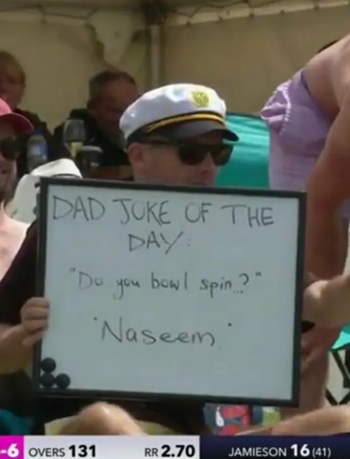 Crowd sign at nz vs pak