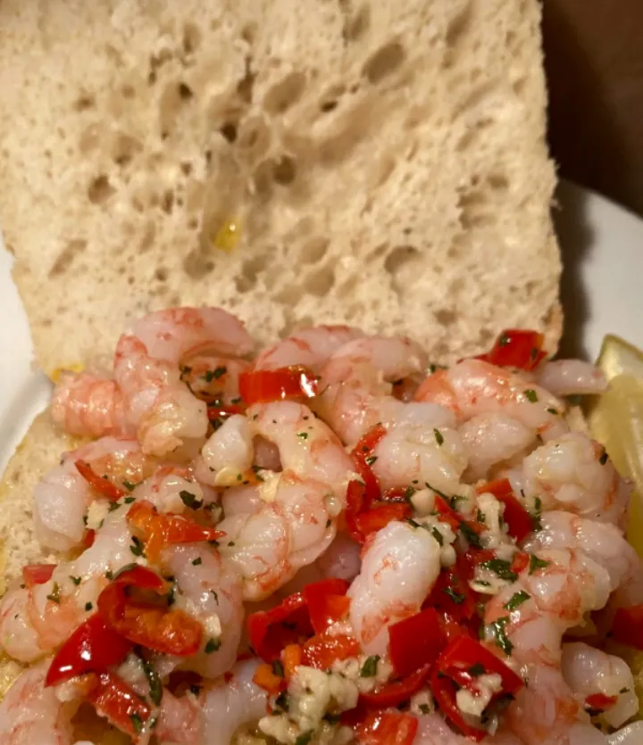 Garlic butter and chilli prawn roll