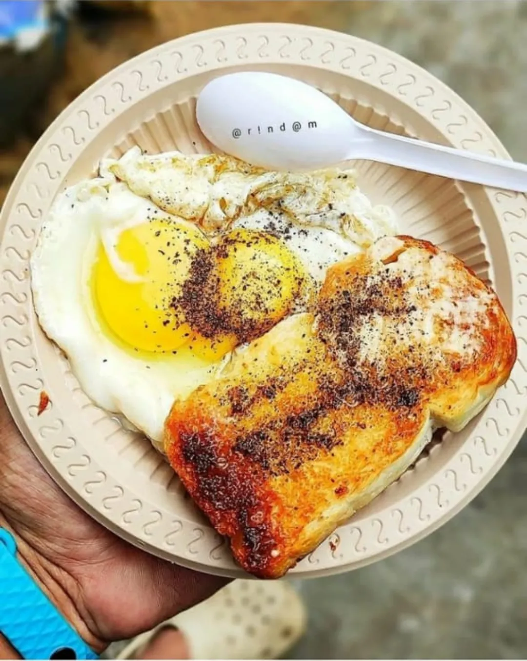 Zindagi mein aur kya chahie